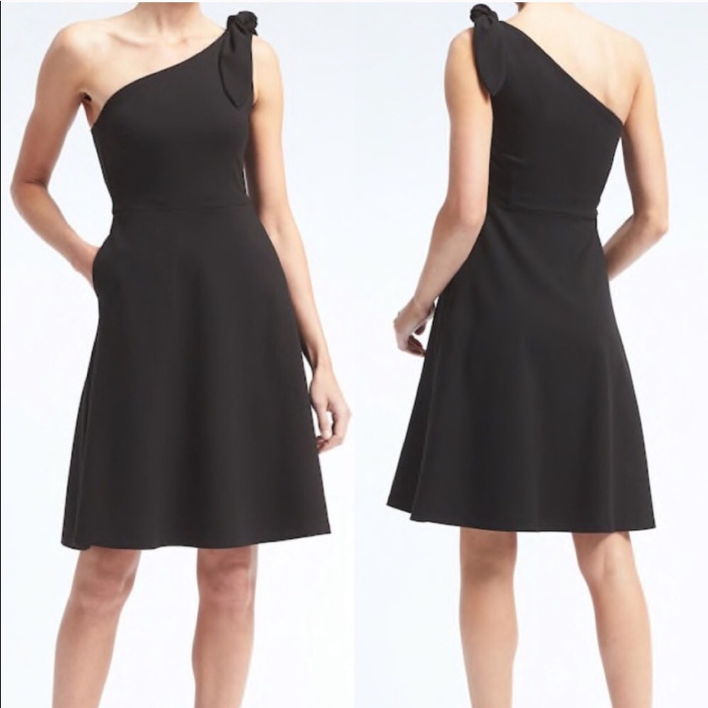 CLEARANCE: Banana Republic off shoulder black dress. NWOT.